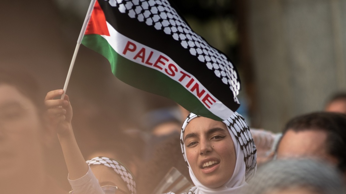 Βίντεο: Γυναίκες πρωταγωνιστούν στους πανηγυρισμούς στη Λωρίδα της Γάζας μετά τη κατάπαυση του πυρός