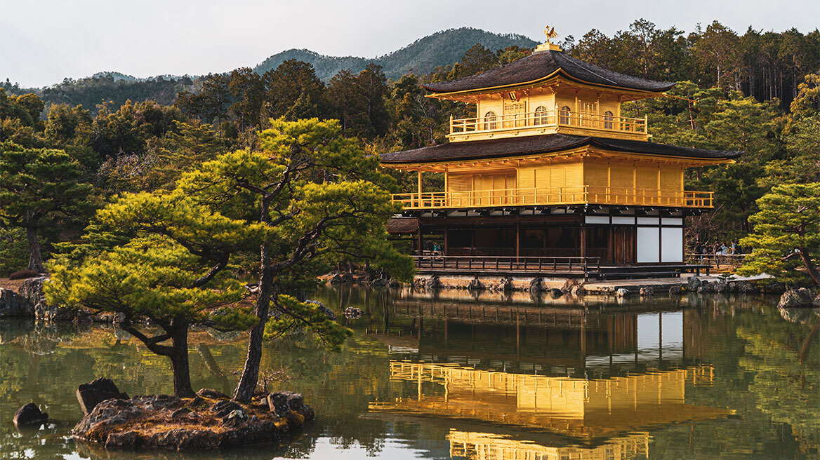 Πού θέλουν να ταξιδέψουν όλοι μέσα στο 2025; Η Airbnb αποκάλυψε τη λίστα με τους πιο περιζήτητους προορισμούς της χρονιάς