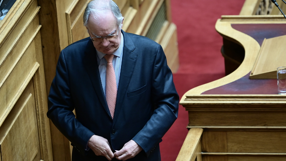 Ανακοινώθηκε η παραίτηση Τασούλα από το αξίωμα του Προέδρου της Βουλής και το βουλευτικό αξίωμα