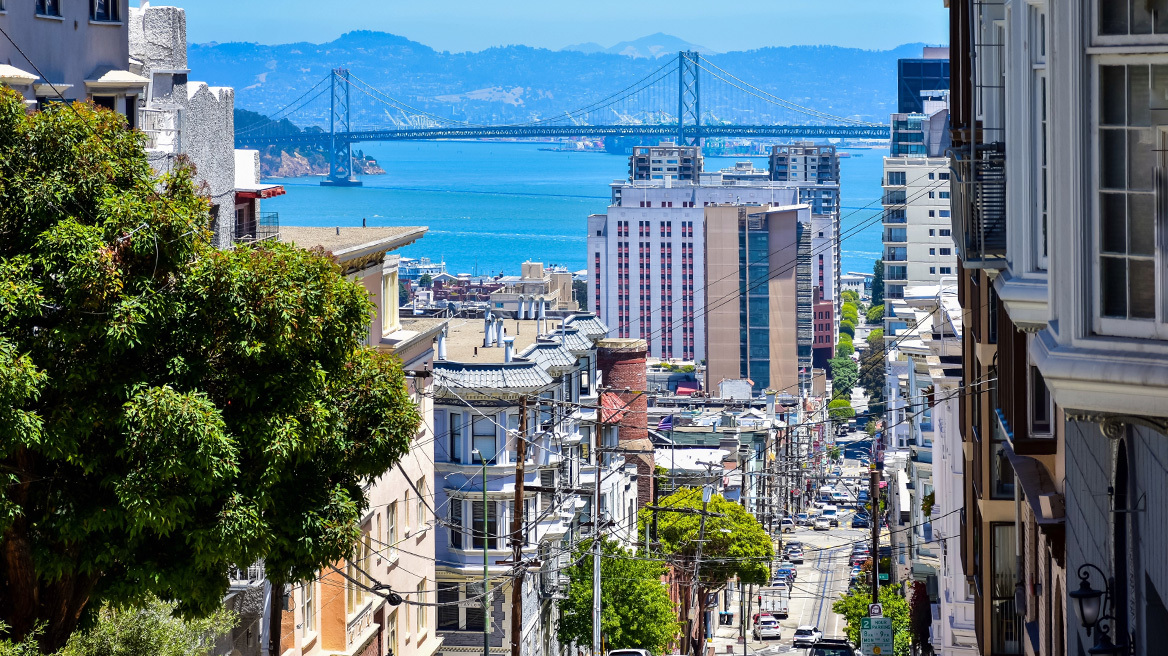 Αυτές είναι οι πόλεις με τους υψηλότερους μισθούς στον κόσμο: Σε ποια θέση βρίσκεται η Αθήνα