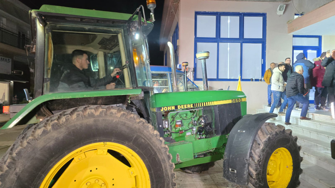 Πορεία αγροτών με τρακτέρ στο Αμύνταιο