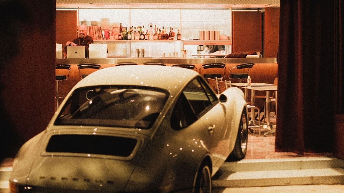 Βουλκανιζατέρ: Ένα Hi-Fi Bar Restaurant προσγειώθηκε στο Κουκάκι