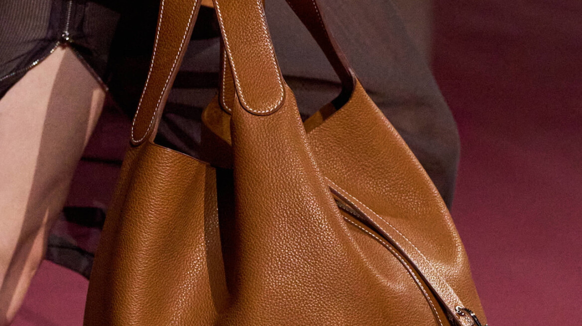 Tote bags: Τα στυλ στα οποία αξίζει να επενδύσετε αυτή τη σεζόν