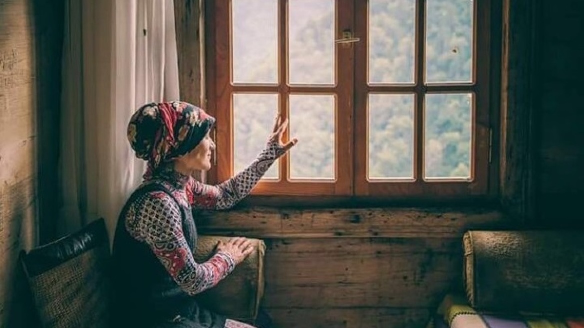 Η νέα γυναίκα που επινοεί καθημερινά διαφορετικά είδη τυριού σε μια απομονωμένη γωνιά της Τουρκίας