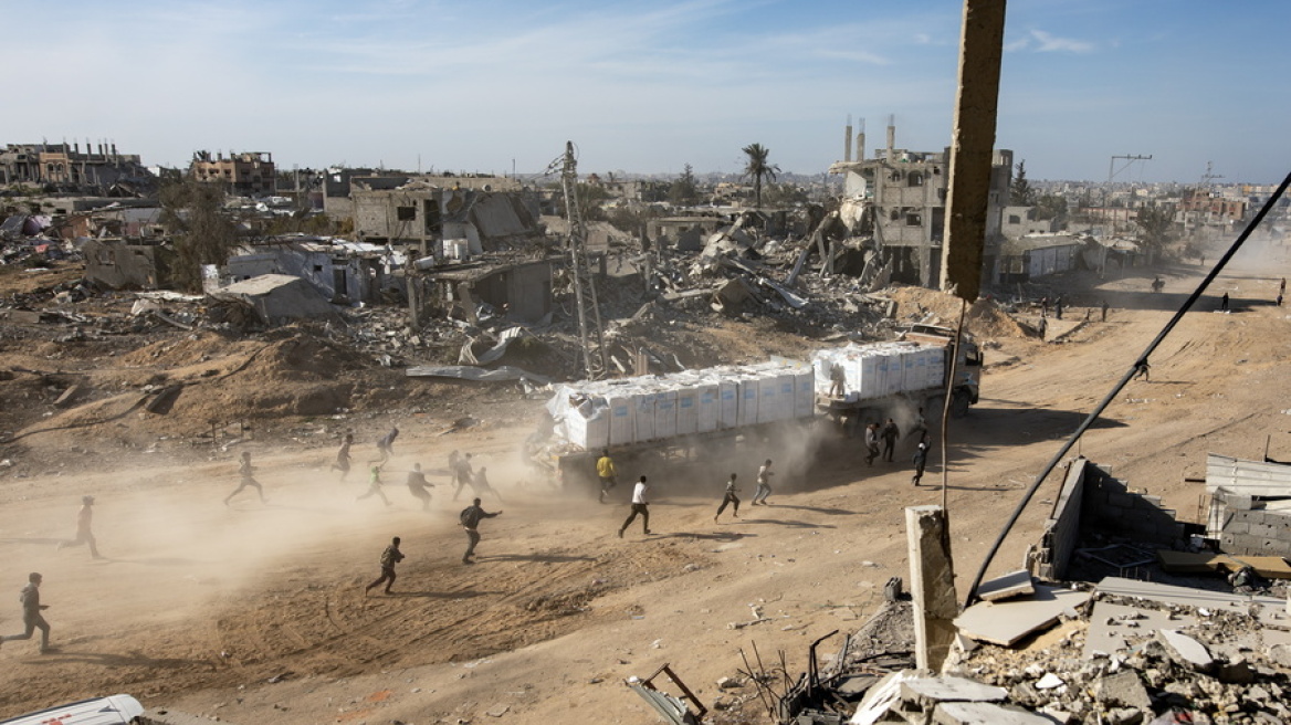 Ο ΟΗΕ δηλώνει ότι 897 φορτηγά με ανθρωπιστική βοήθεια έφτασαν στη Γάζα