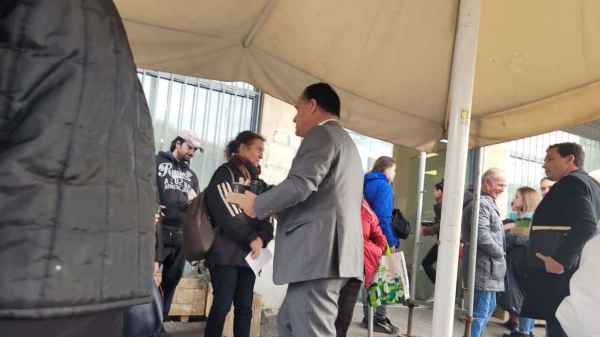 Φαρμακεία ΕΟΠΥΥ: 38 εστίες ταλαιπωρίας για ασθενείς και συνοδούς - «Δεσμεύομαι ότι αυτό το αίσχος θα σταματήσει» είπε ο Γεωργιάδης