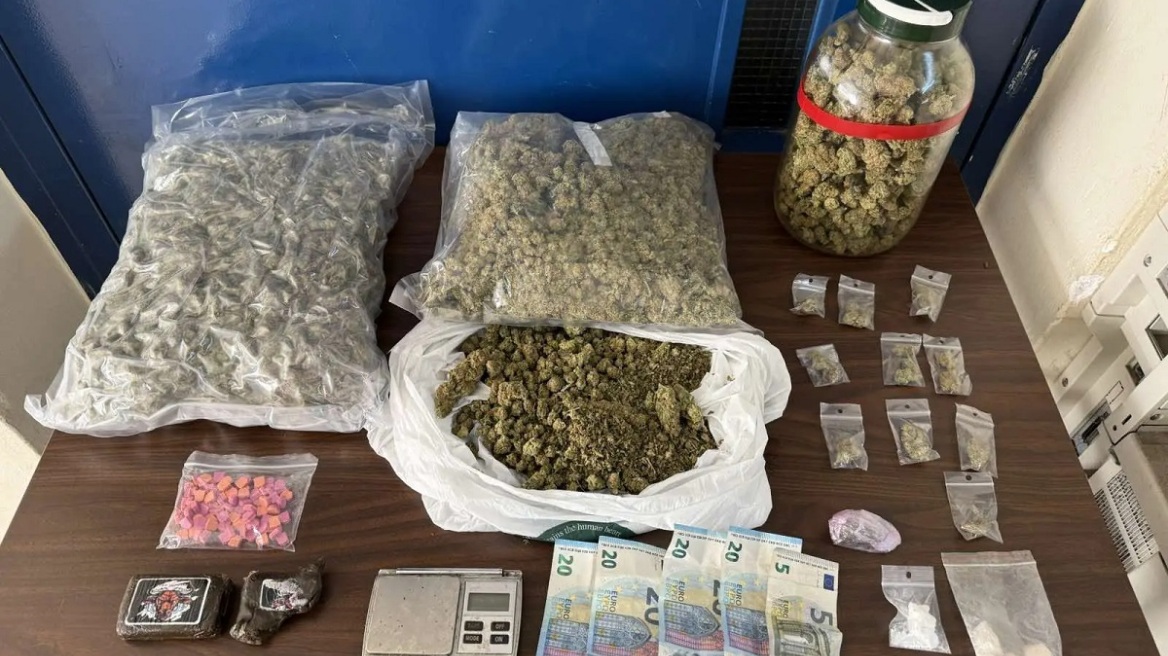 Άγιος Παντελεήμονας: Συνελήφθη 23χρονος που έκρυβε πάνω από 4 κιλά κάνναβης