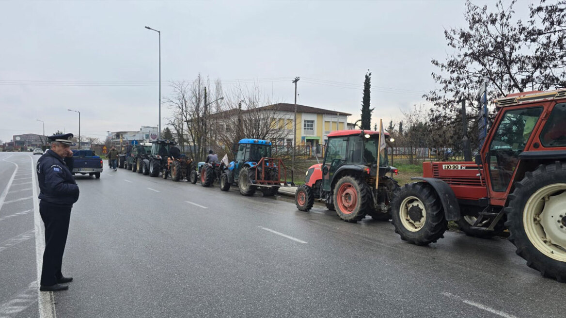 Κινητοποιήσεις αγροτών: Βγήκαν τρακτέρ στον Τύρναβο - Με το βλέμμα σε Γυρτώνη και Ε65 