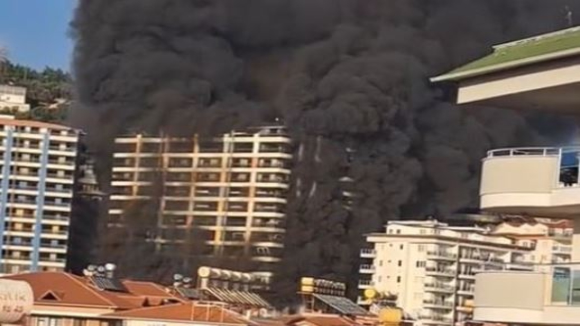 Φωτιά σε ξενοδοχείο στην Τουρκία - Διασώθηκαν οι εγκλωβισμένοι εργαζόμενοι, λέει ο δήμαρχος της περιοχής