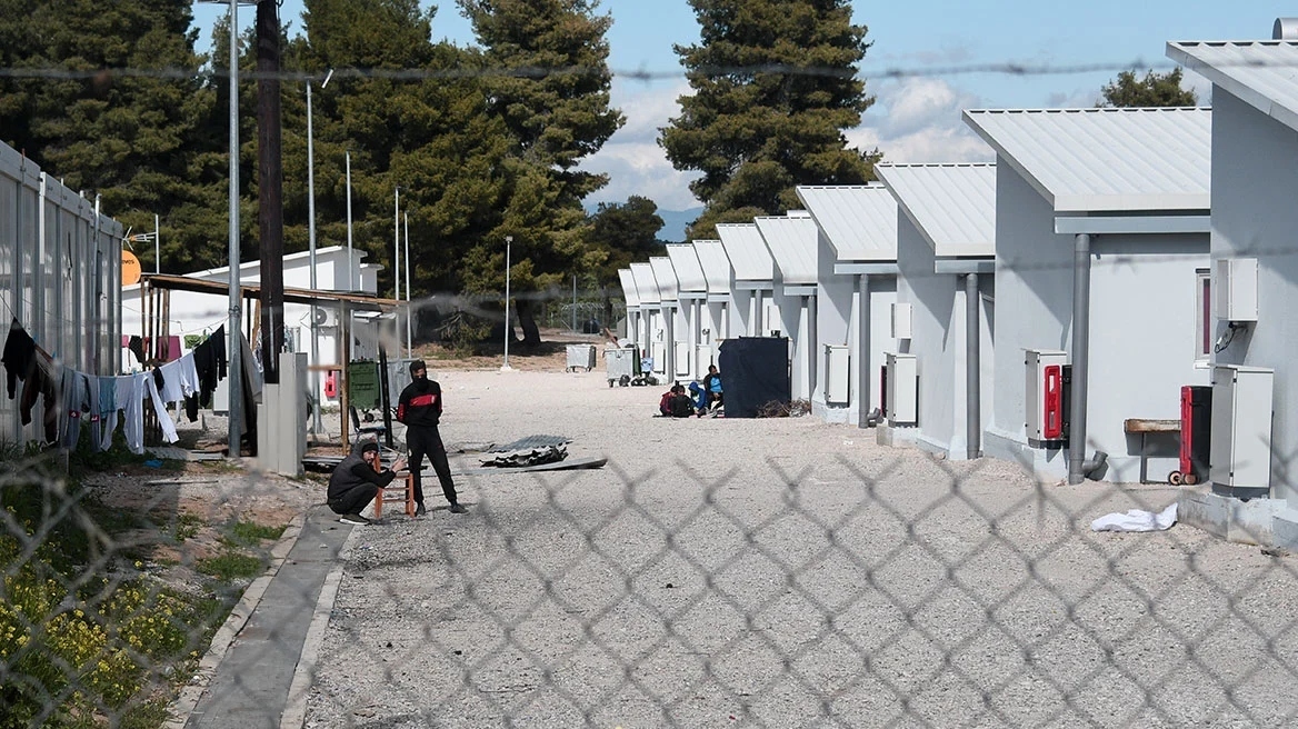 Μειώθηκαν κατά 2.000 οι διαμένοντες στις δομές Μετανάστευσης - Επιταχύνθηκαν οι διαδικασίες υποδοχής και ταυτοποίησης