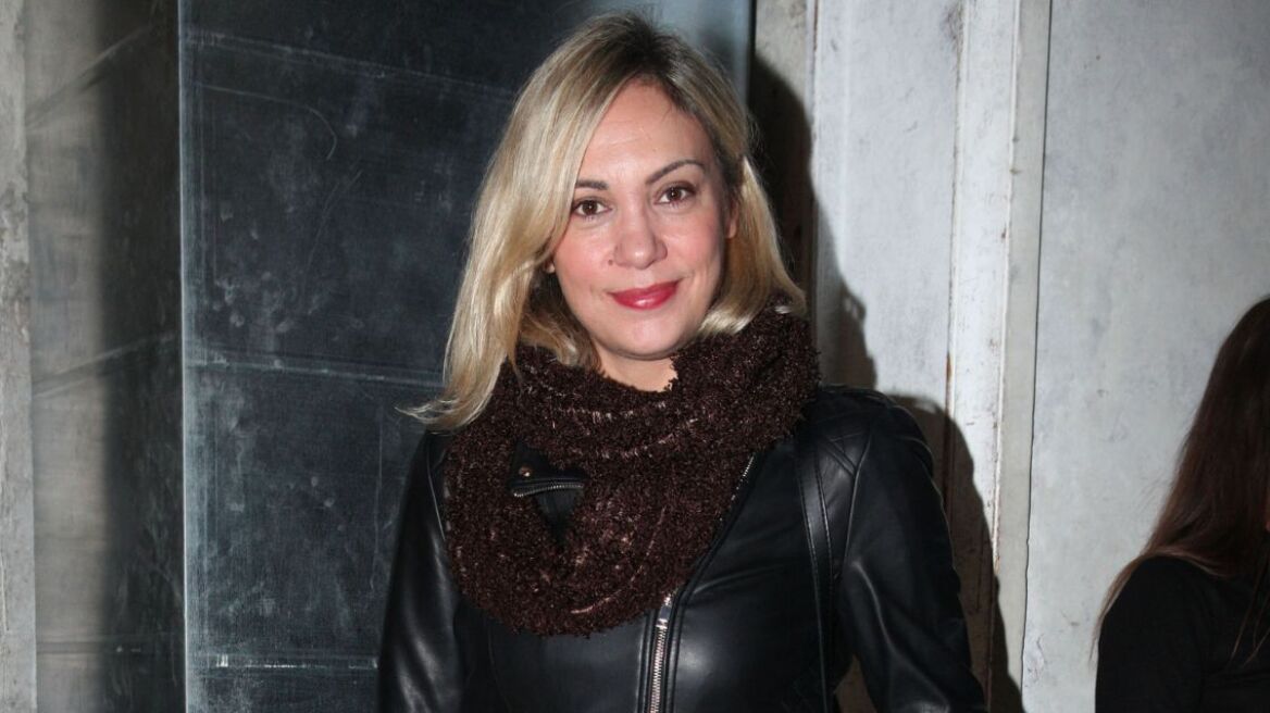 Λίνα Σακκά: Η απάντησή της στα δημοσιεύματα για απόλυση υπαλλήλου από την καφετέρια που διατηρεί