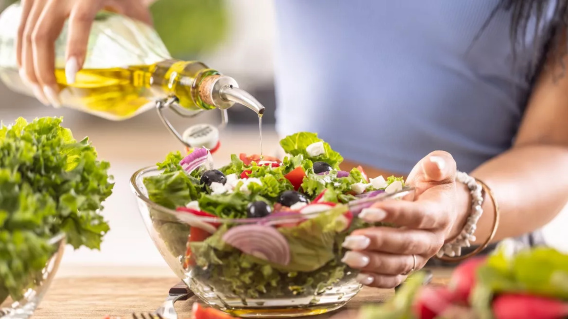 Τι να τρώμε για δυνατή μνήμη και καλύτερη πέψη – Η διατροφή με το μεγαλύτερο όφελος