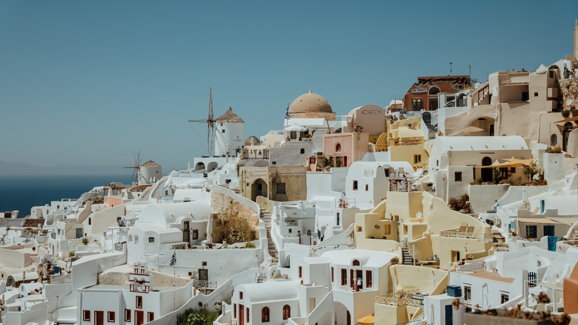 Διευθυντής Γεωδυναμικού Ινστιτούτου: Η ακολουθία των σεισμών απομακρύνεται από τη Σαντορίνη