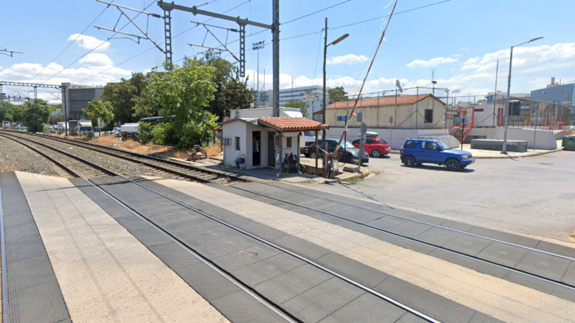 Συνελήφθη σεκιούριτι που ξέχασε ανοιχτές τις μπάρες του ΟΣΕ στη Χαμοστέρνας - Διερχόμενος οδηγός κάλεσε την αστυνομία