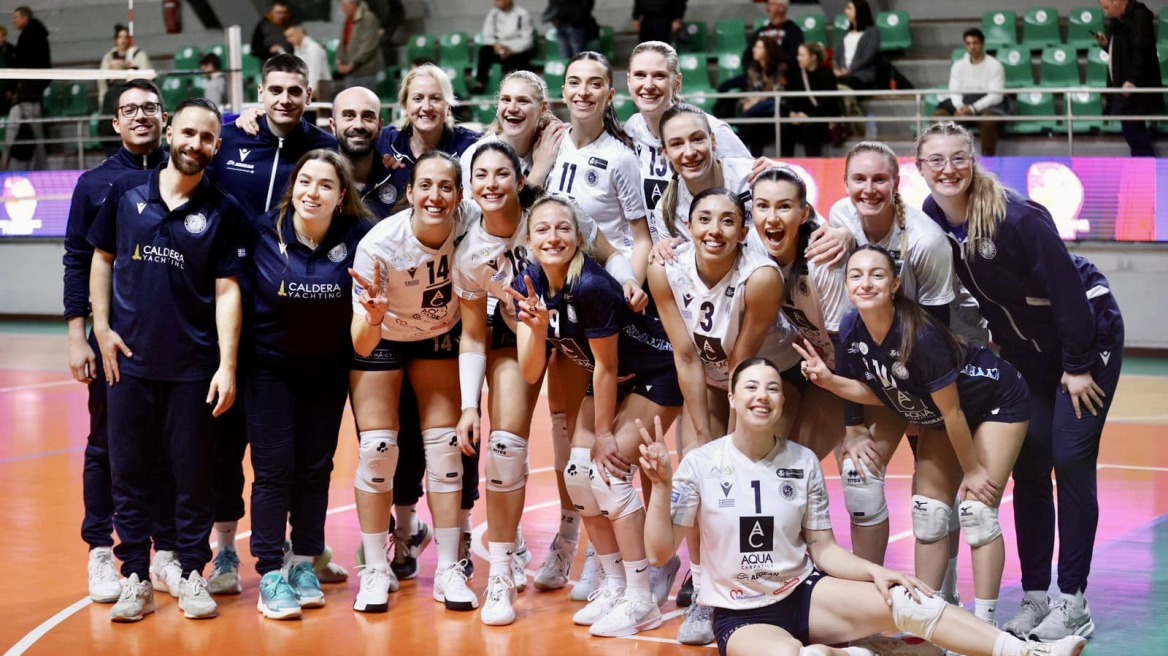 Η ομάδα βόλεϊ γυναικών του ΑΟ Θήρας «μετακομίζει» στην Αθήνα μέχρι νεωτέρας