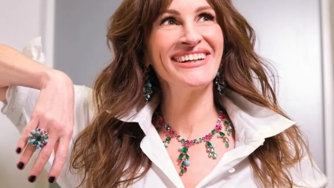 Η Τζούλια Ρόμπερτς σε μια σπάνια φωτογραφία: Αγκαλιά με τον σύζυγό της, ενώ είναι έγκυος