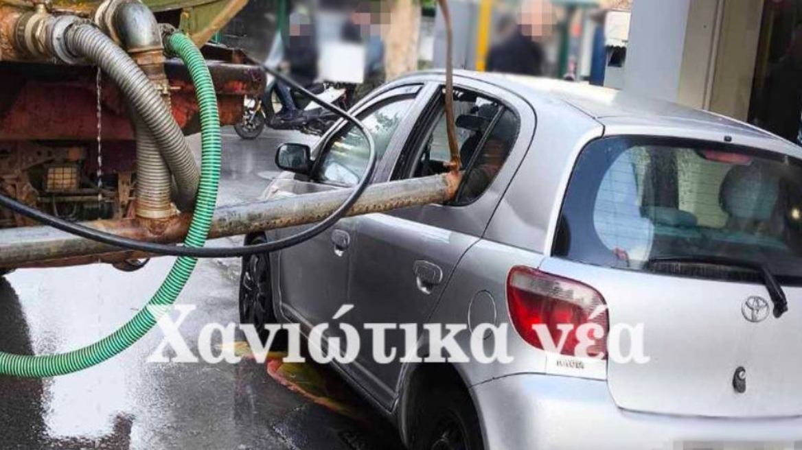 Εξάρτημα από βυτιοφόρο «καρφώθηκε» στο παράθυρο αυτοκινήτου στα Χανιά 