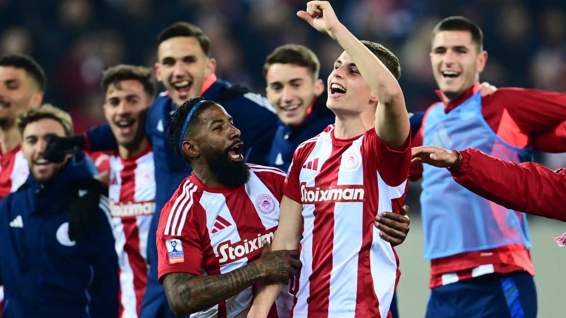 Το απίθανο γκολ του Μουζακίτη που έστειλε τον Ολυμπιακό στην τετράδα του Κυπέλλου - Βίντεο