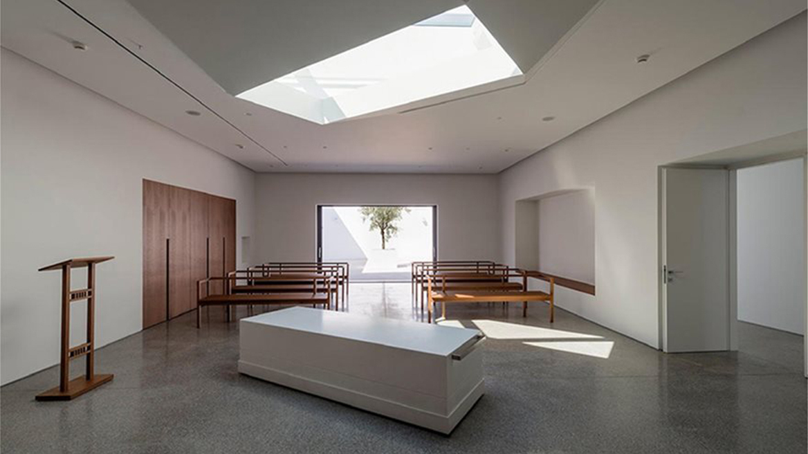 Αρχιμανδρίτης τάσσεται υπέρ της αποτέφρωσης: «Δεν υφίσταται ζήτημα που να την καθιστά αδιανόητη για την Εκκλησία»