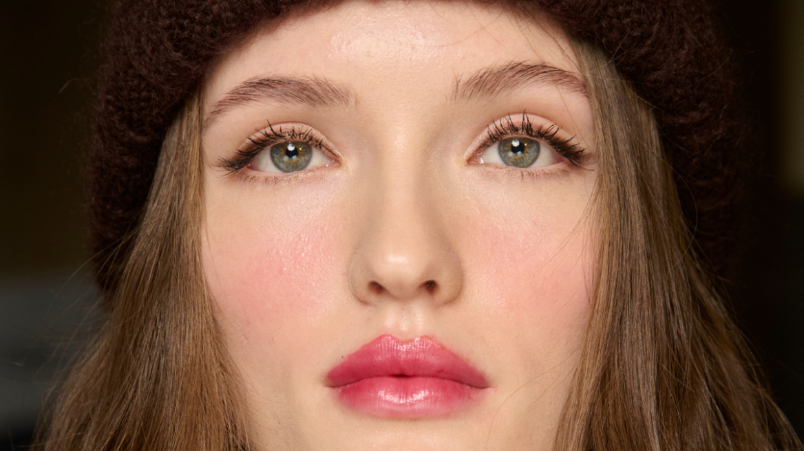 Τα προϊόντα που πρέπει να προσθέσετε στην καθημερινή σας χειμερινή ρουτίνα περιποίησης