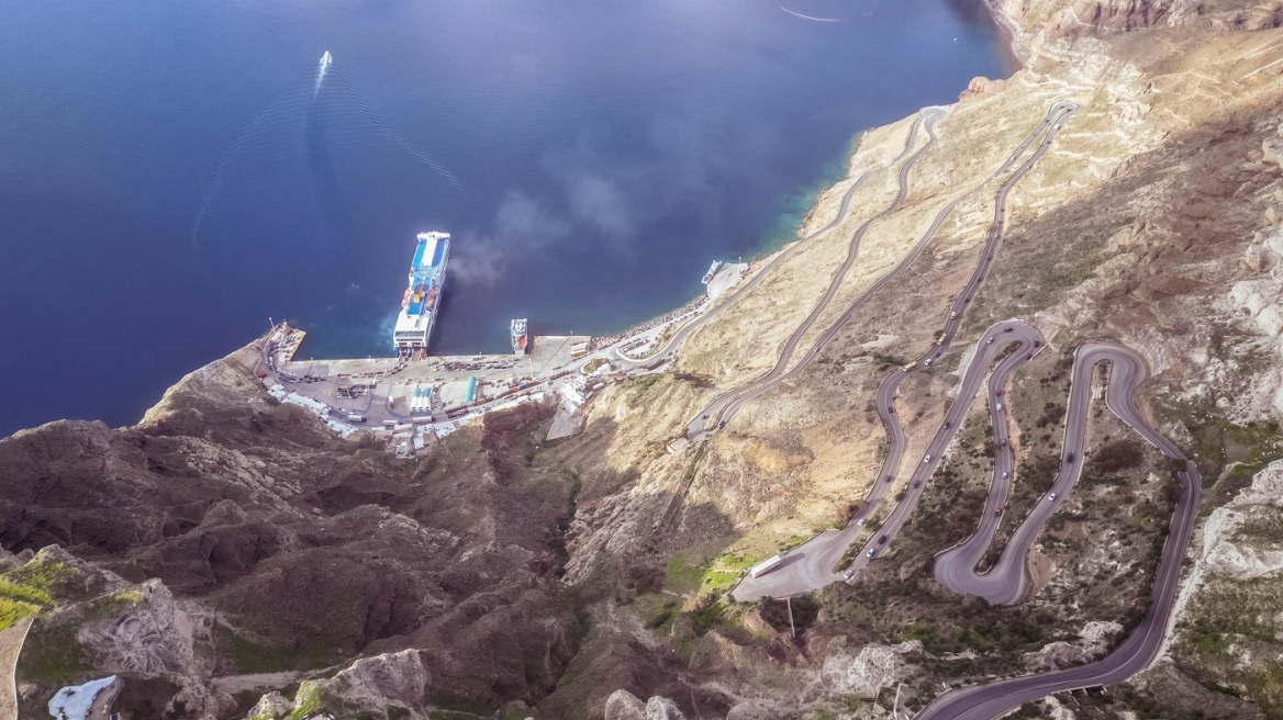 Παπαζάχος για σεισμούς στη Σαντορίνη: Σημαντικά απίθανο να αλλάξει η κατάσταση τις επόμενες 2-3 εβδομάδες