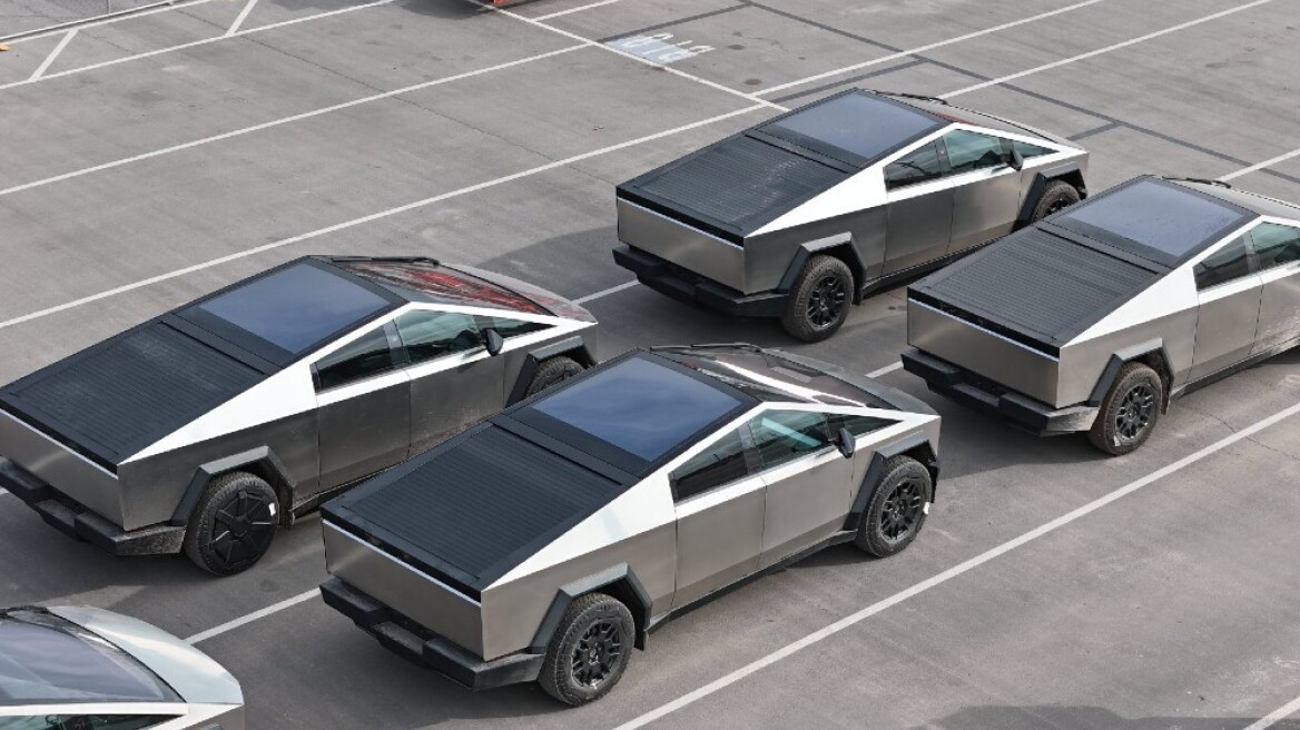 Tesla: Μειώνει την τιμή μίσθωσης του Cybertruck