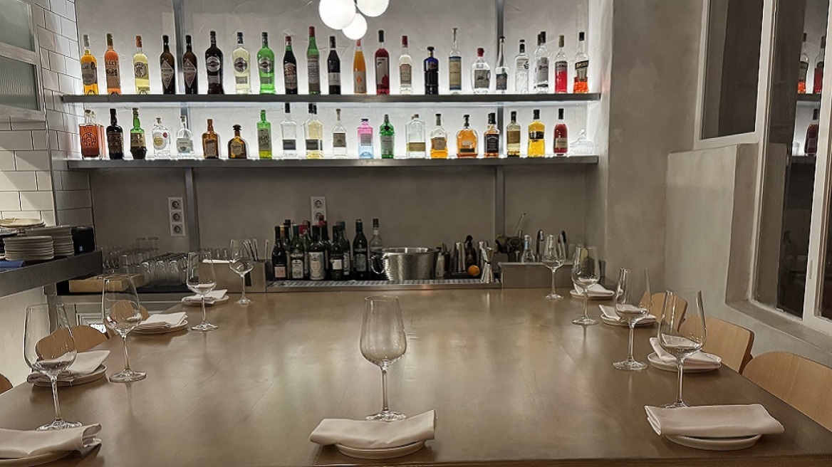 Via Maris: Για βερμούτ και γαστρομεζέδες στου Ψυρρή