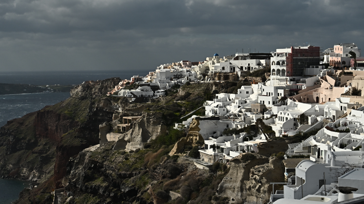 Αλλάζει η επιθετική σεισμική ακολουθία, είμαι ελαφρώς αισιόδοξος, αλλά με επιφύλαξη, λέει ο Γεράσιμος Παπαδόπουλος για τη Σαντορίνη