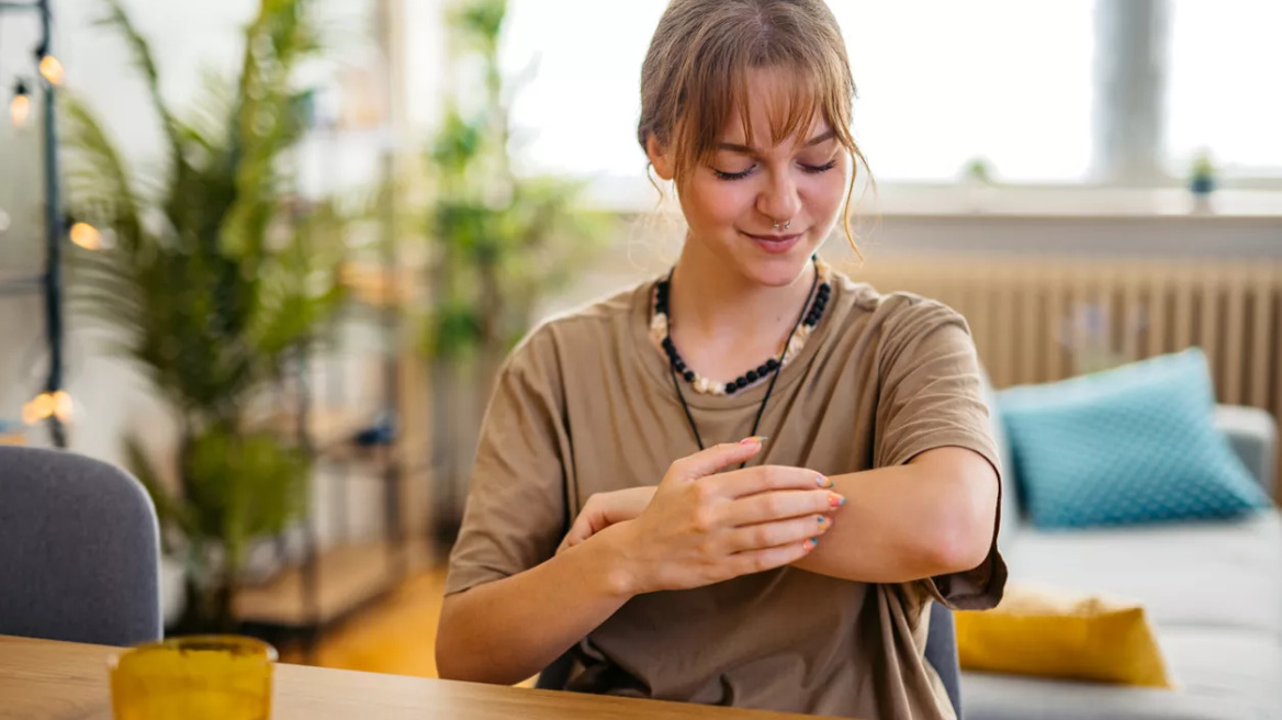 Φλεγμονή: Γιατί πρέπει να αντισταθούμε στην παρόρμηση να ξύσουμε το ερεθισμένο δέρμα