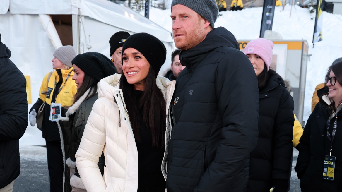 Η Mέγκαν Μαρκλ με μαύρο skinny jeans και μπότες χιονιού στο Βανκούβερ