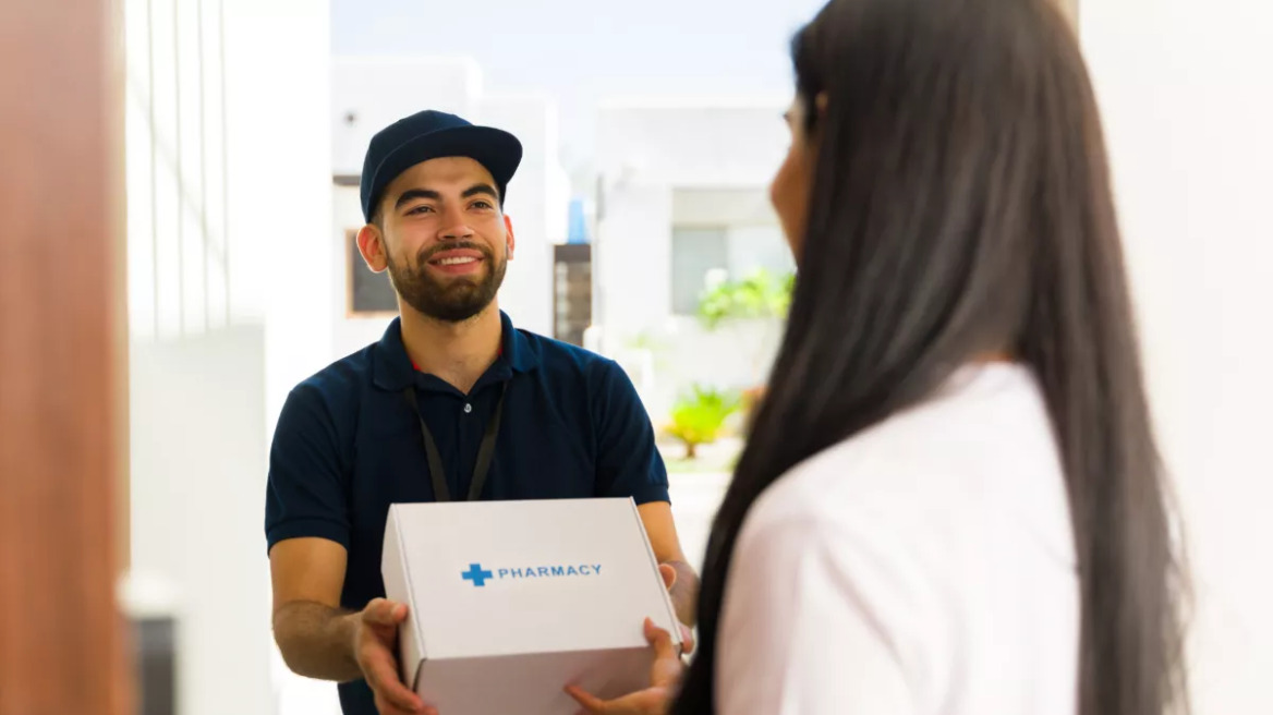 Κατ’οίκον αποστολή ακριβών φαρμάκων βάζει τέλος στην ταλαιπωρία των ασθενών – Το χρονοδιάγραμμα του νέου μέτρου