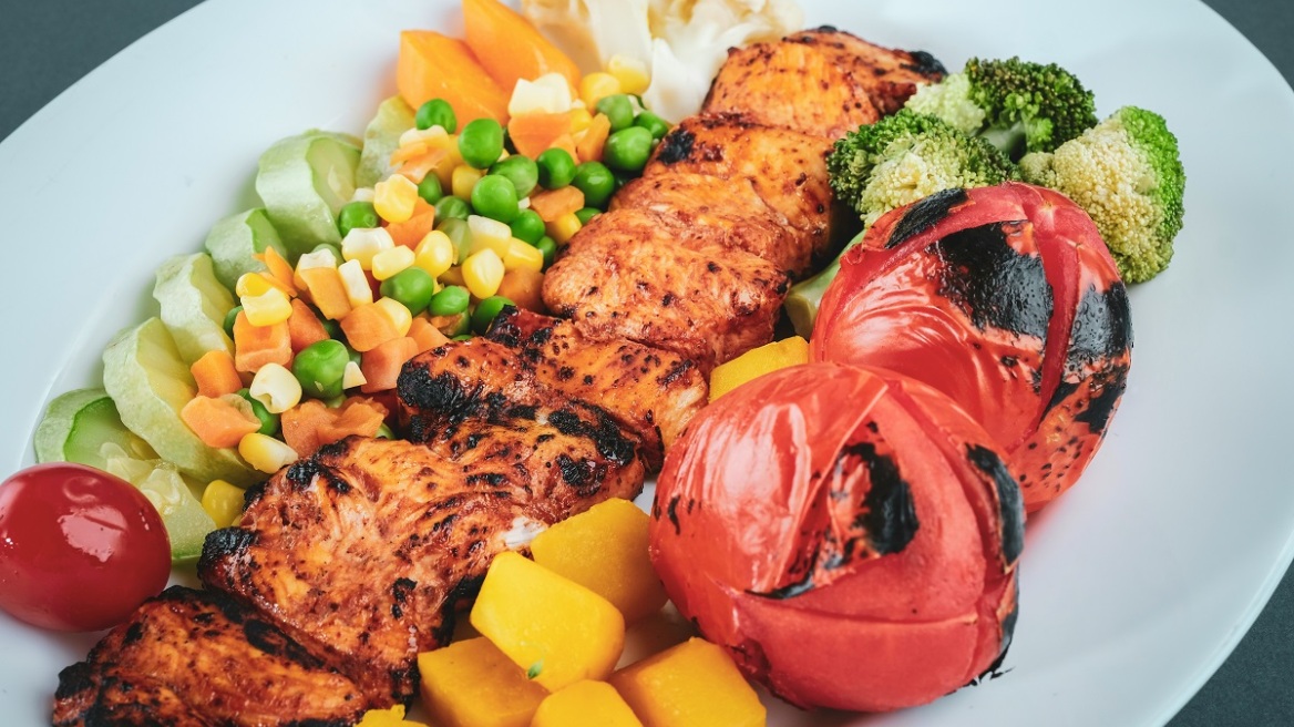 Το στοιχείο της διατροφής μας που φρενάρει τη διαδικασία της γήρανσης