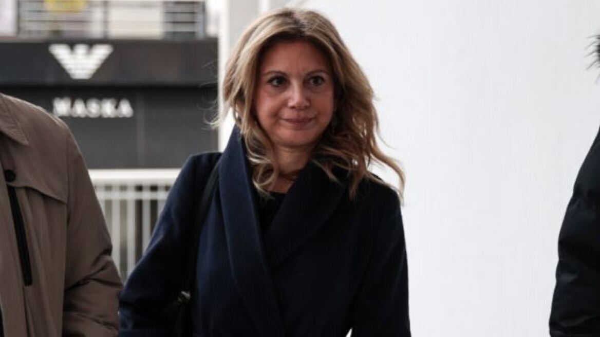 Τέμπη: Μήνυση σε βάρος του Εφέτη Ανακριτή και τυχόν άλλων εμπλεκόμενων κατέθεσαν η Καρυστιανού και συγγενείς θυμάτων