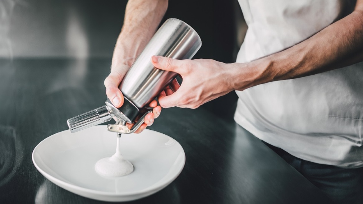 Σιφόν στη μαγειρική: Είναι τοξικό ή δεν είναι;