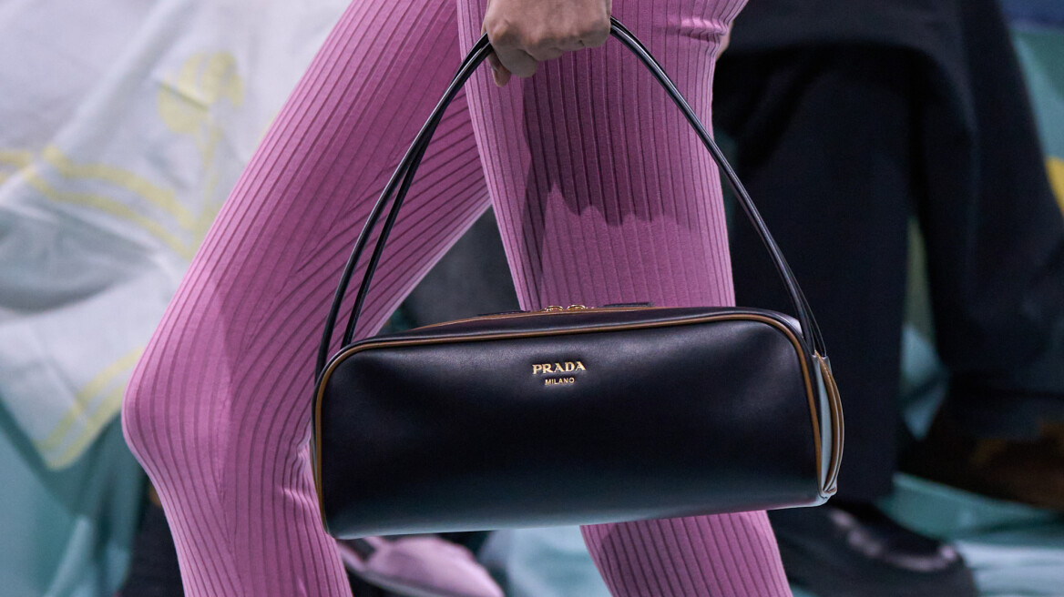 Bowling bag: Η τσάντα που θα συμπληρώσει τα σύνολα του 2025