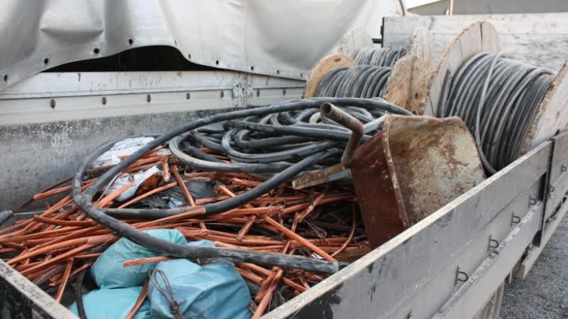 Πήγε να κλέψει χαλκό από κτίριο στη Νέα Φιλαδέλφεια, έπαθε ηλεκτροπληξία και ακρωτηριάστηκε