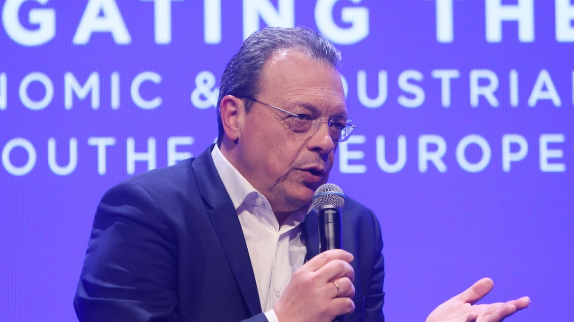 Μόνος ο ΣΥΡΙΖΑ ζητά εκλογές: Σε απόσταση ΠΑΣΟΚ, Νέα Αριστερά και Κίνημα Δημοκρατίας - Προβληματισμός για την Κωνσταντοπούλου
