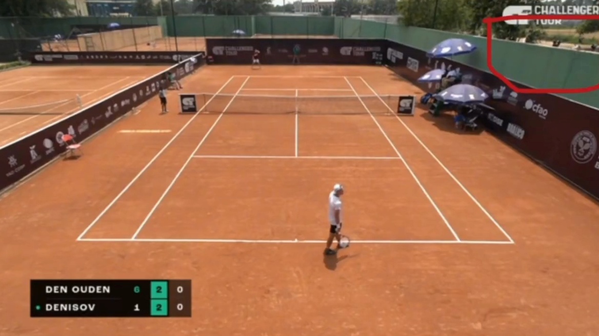 Έπεσαν πυροβολισμοί εν ώρα αγώνα έξω από γήπεδο τένις στο Κονγκό - Βίντεο 