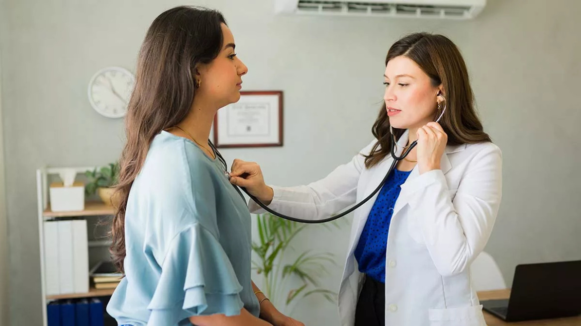 Χωρίς ιδιωτική ασφάλιση και επισκέψεις σε γιατρούς οι περισσότεροι πολίτες – Τι μπορεί να γίνει