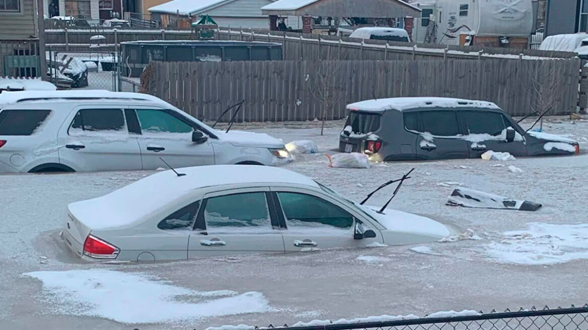 Ντιτρόιτ: Πρώτα πλημμύρισαν από διαρροή οι δρόμοι και μετά… πάγωσαν #shortsvideo