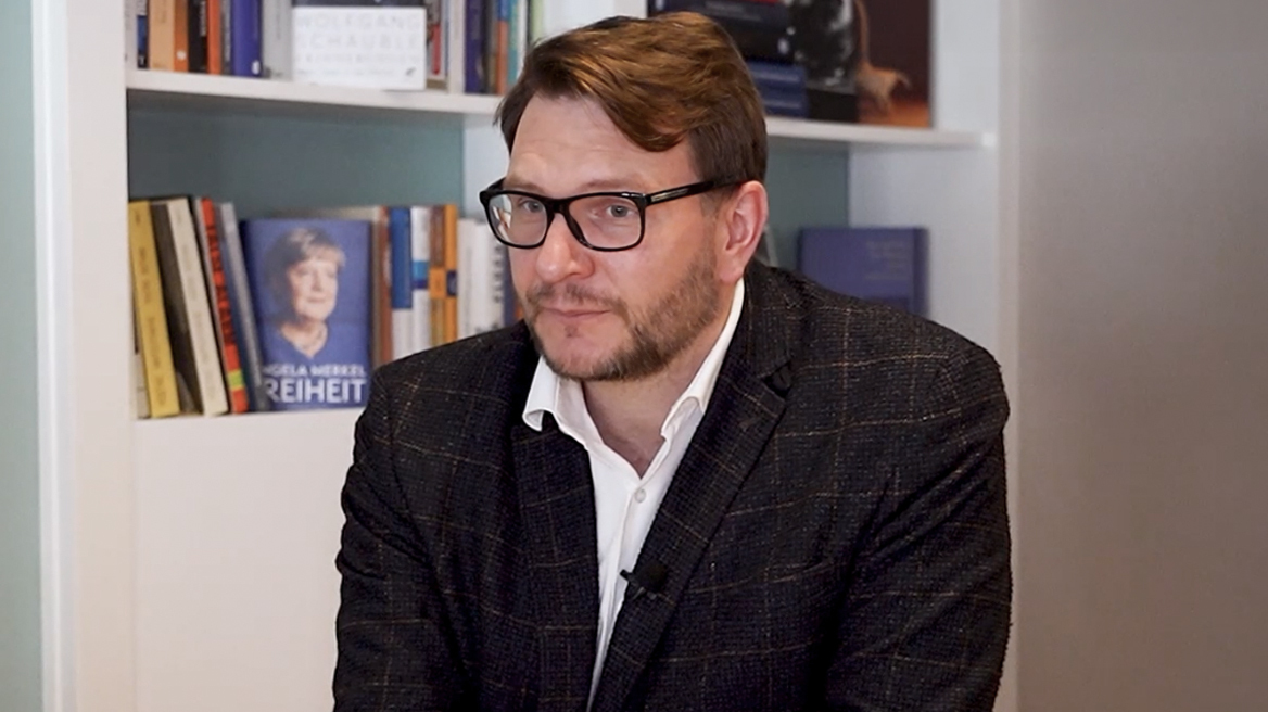 Γερμανικές εκλογές: Η έλευση Τραμπ πρέπει να ξυπνήσει την Ευρώπη, λέει στο protothema.gr ο επικεφαλής του Ιδρύματος Konrad-Adenauer 