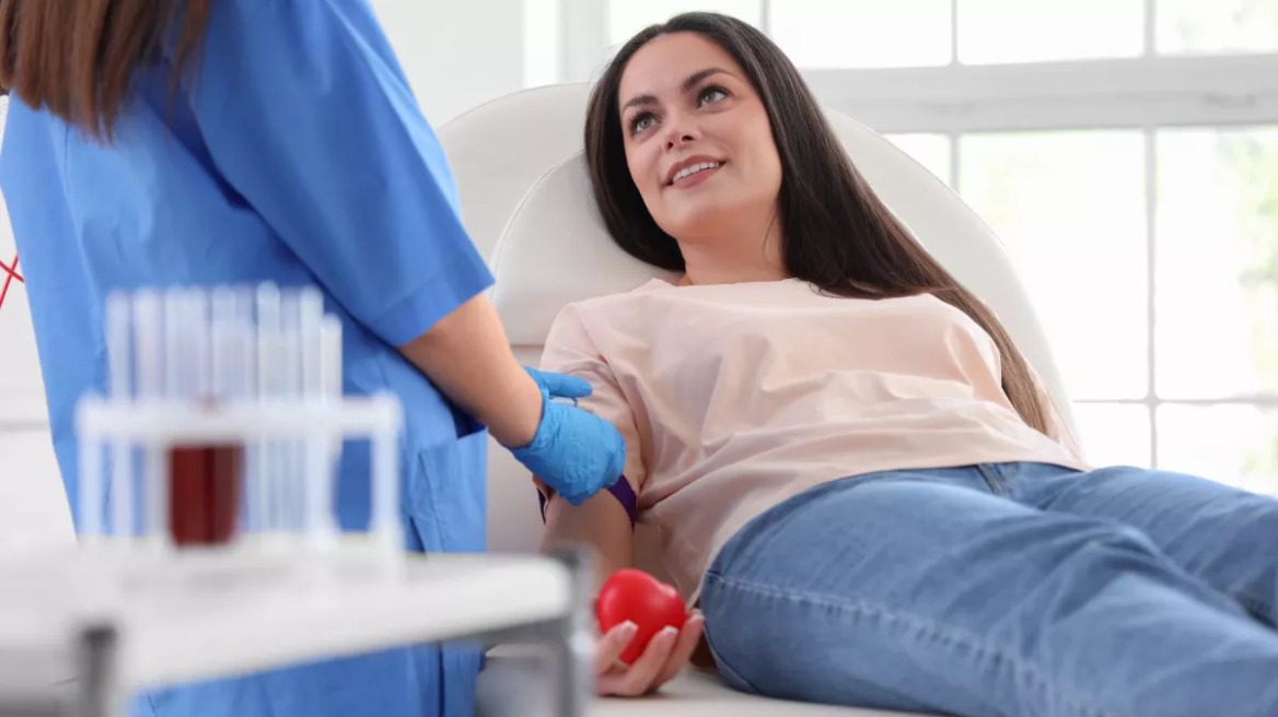 ΕΣΥ: Οι ελλείψεις που μας «αναγκάζουν» να δίνουμε αίμα πρωί – Μόνο 6 νοσοκομεία λειτουργούν και απόγευμα