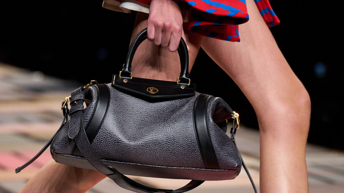 Υπάρχει μια νέα it τσάντα και έρχεται από τη Louis Vuitton