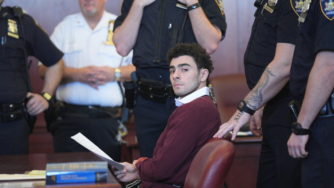 Ενώπιον δικαστηρίου εμφανίζεται ο Μαντζιόνε - Αντιμέτωπος με ισόβια, ακόμα και με τη θανατική ποινή