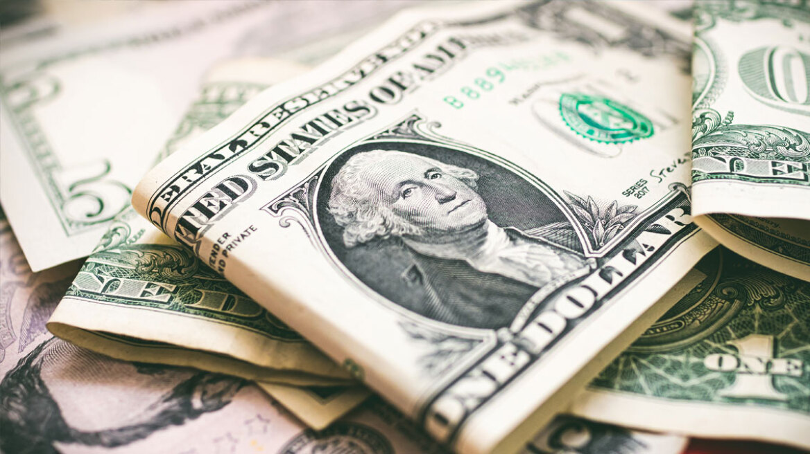 Δολάριο: Το μεγάλο σορτάρισμα γυρίζει «μπούμερανγκ» στους επενδυτές (γραφήματα)
