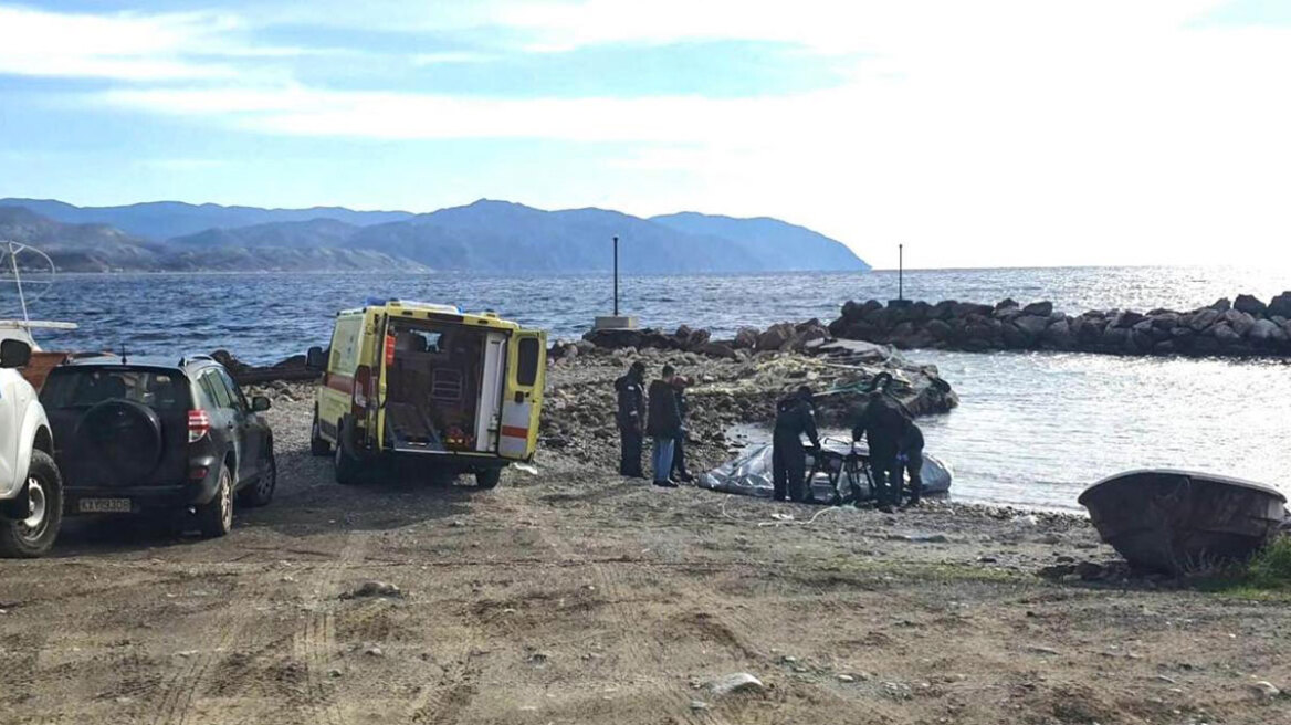 Νεκρή μετανάστρια μέσα σε βάρκα που πέρασε στη Λέσβο από τις τουρκικές ακτές