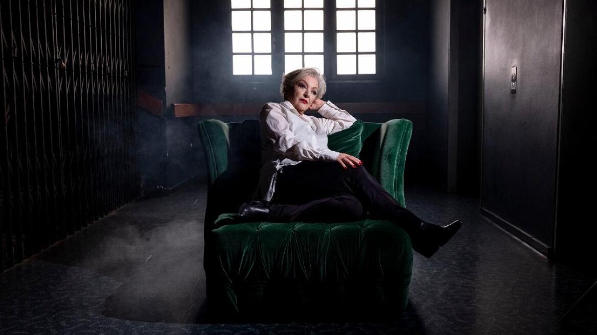 Τάνια Τσανακλίδου:  Διηγείται τις αναμνήσεις μιας ροκ σταρ στη σκηνή του Θεάτρου Μικρό Χορν