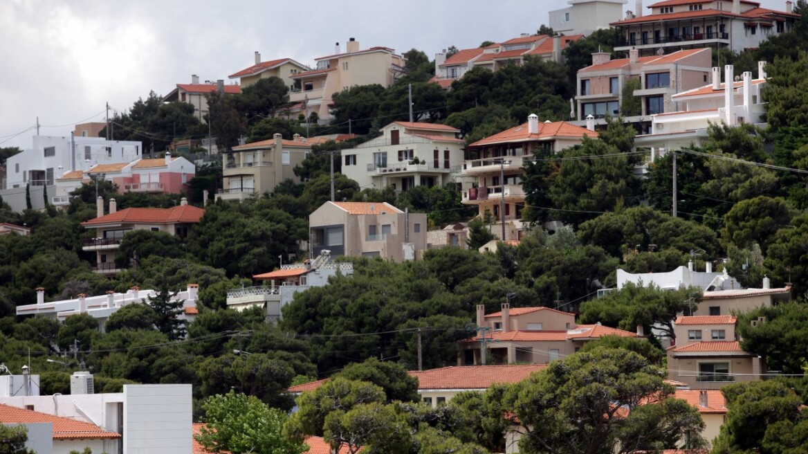 Πώς οι αυξήσεις των τιμών των ακινήτων στην Ευρώπη ευνοούν τις πωλήσεις εξοχικών στην Ελλάδα