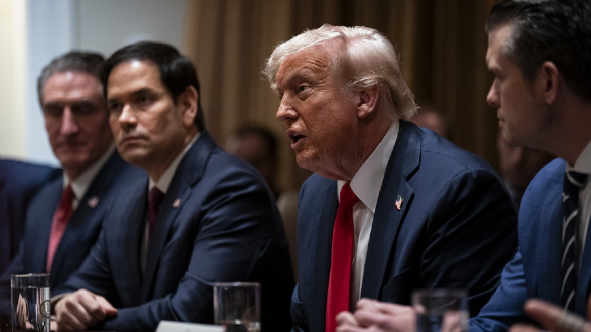 Μετά το Associated Press, μπλόκο και στο Reuters από τον Λευκό Οίκο