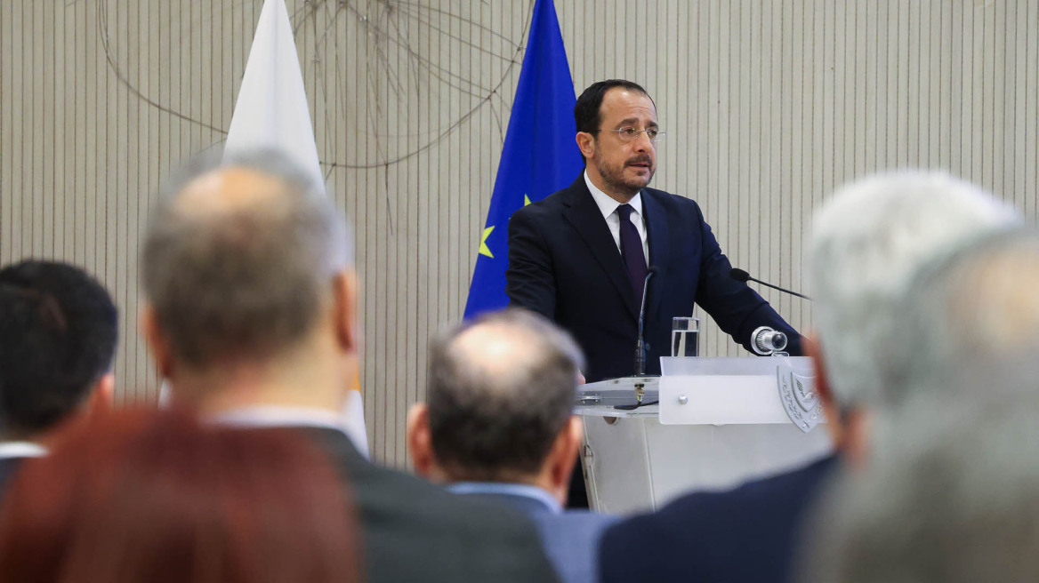 Κύπρος: Κυβερνητική εισήγηση για αφορολόγητο στα €20.500 και εκπτώσεις σε οικογενειακά εισοδήματα και εταιρείες